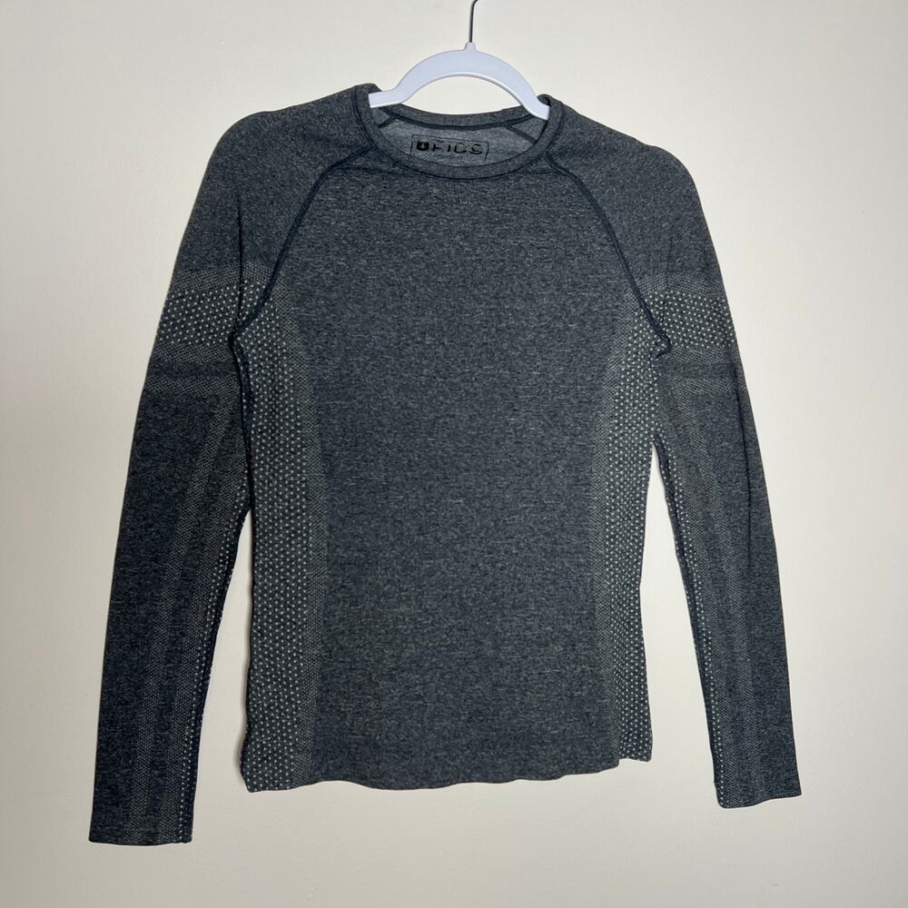 FIGS Salta Seamless Long Sleeve Underscrub Top Performance Graphite Nurse Gray